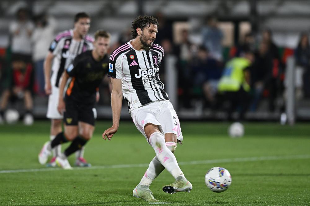 逆天乌龙！开场仅32秒町田泽维亚队长昌子源回传攻破自家大门